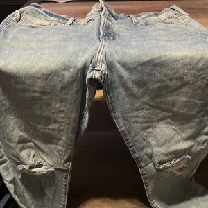 Skinny Mid Rise. 16 R Light washed destroyed denim